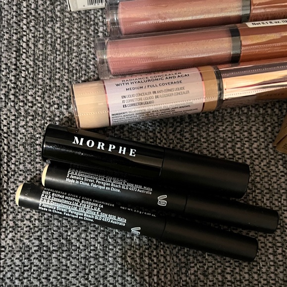 Assorted Makeup Collection - Picture 4 of 7